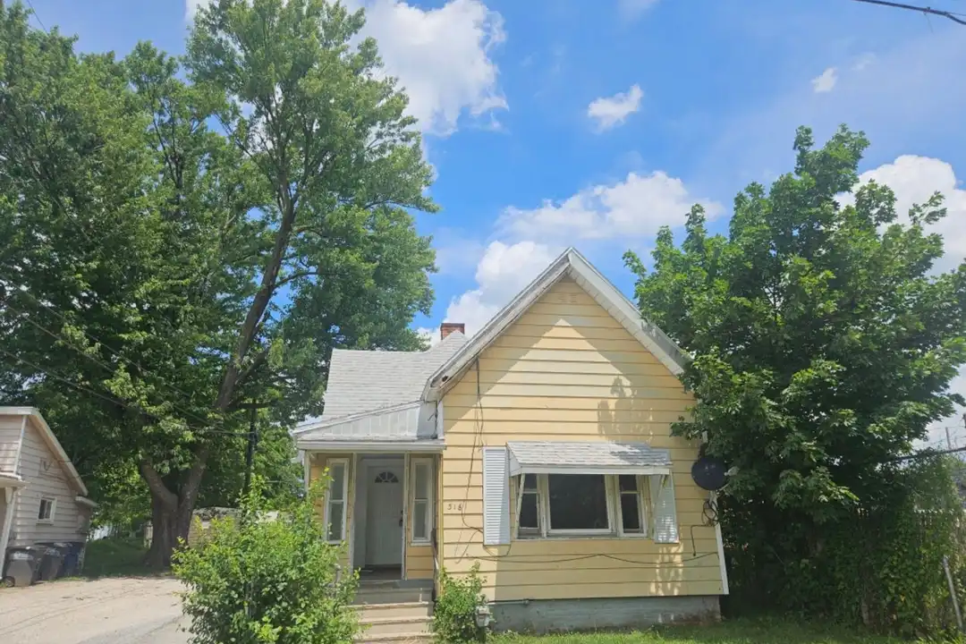 316 Columbus St – photo 1