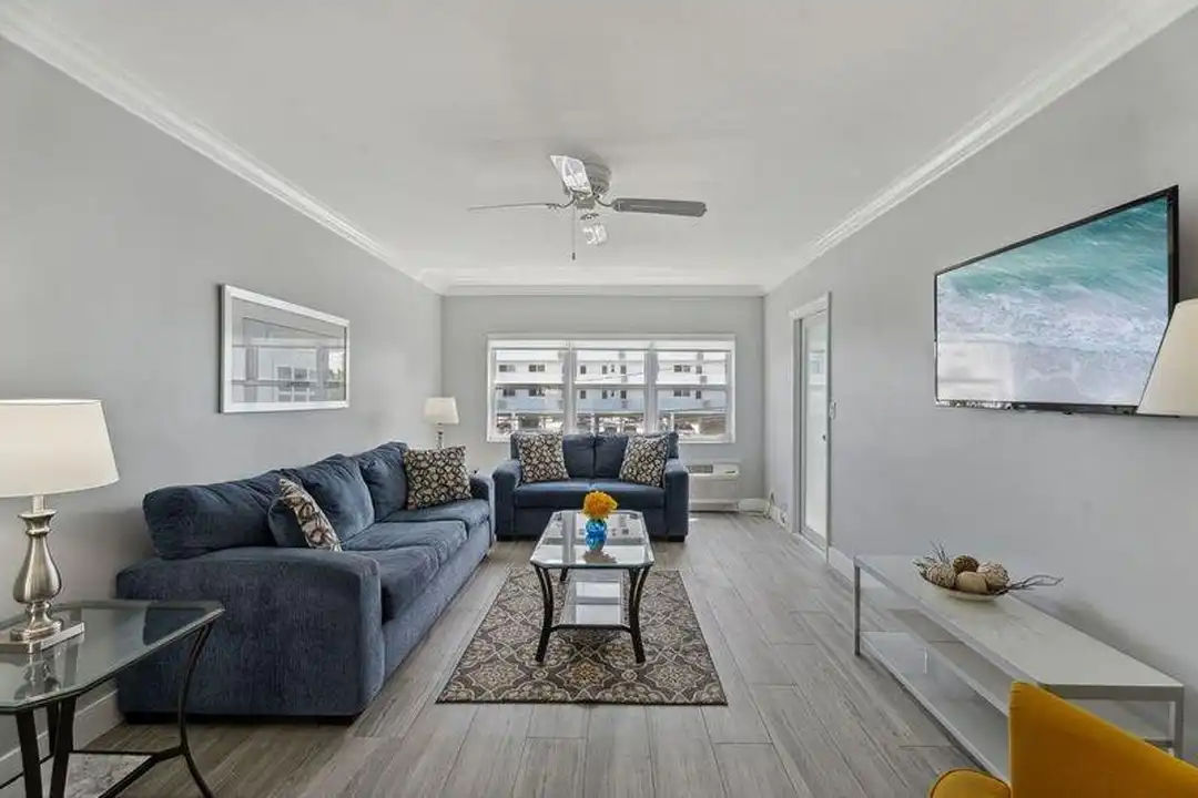 315 Van Buren St unit 205b - View 5