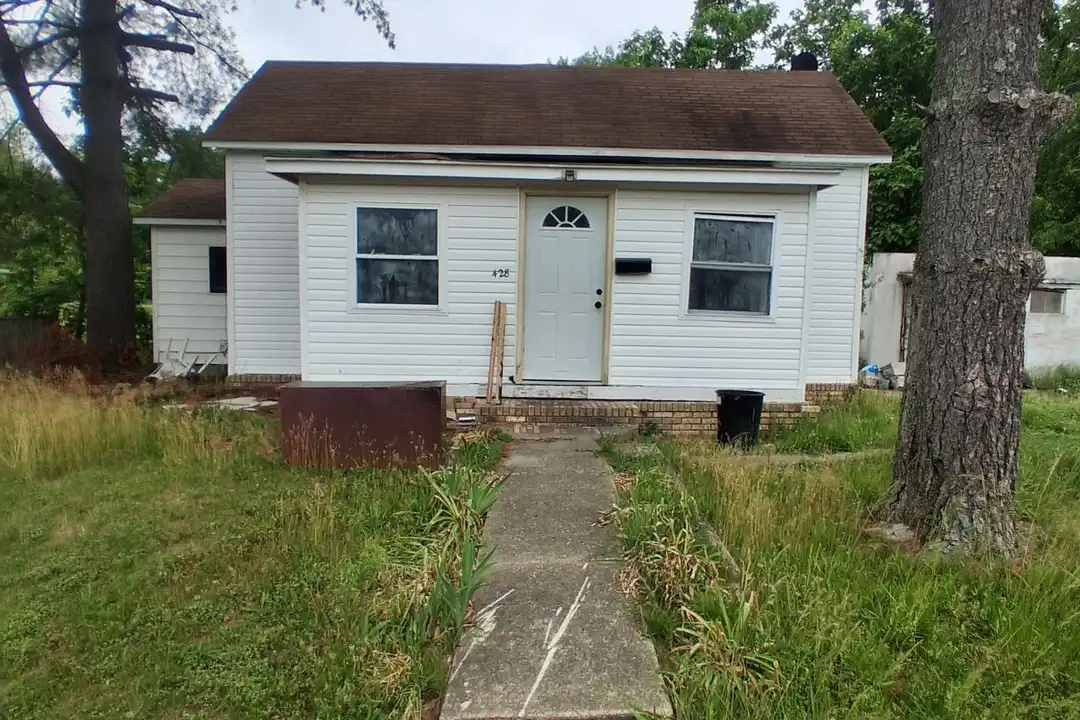 428 S Central St – photo 1 of 18