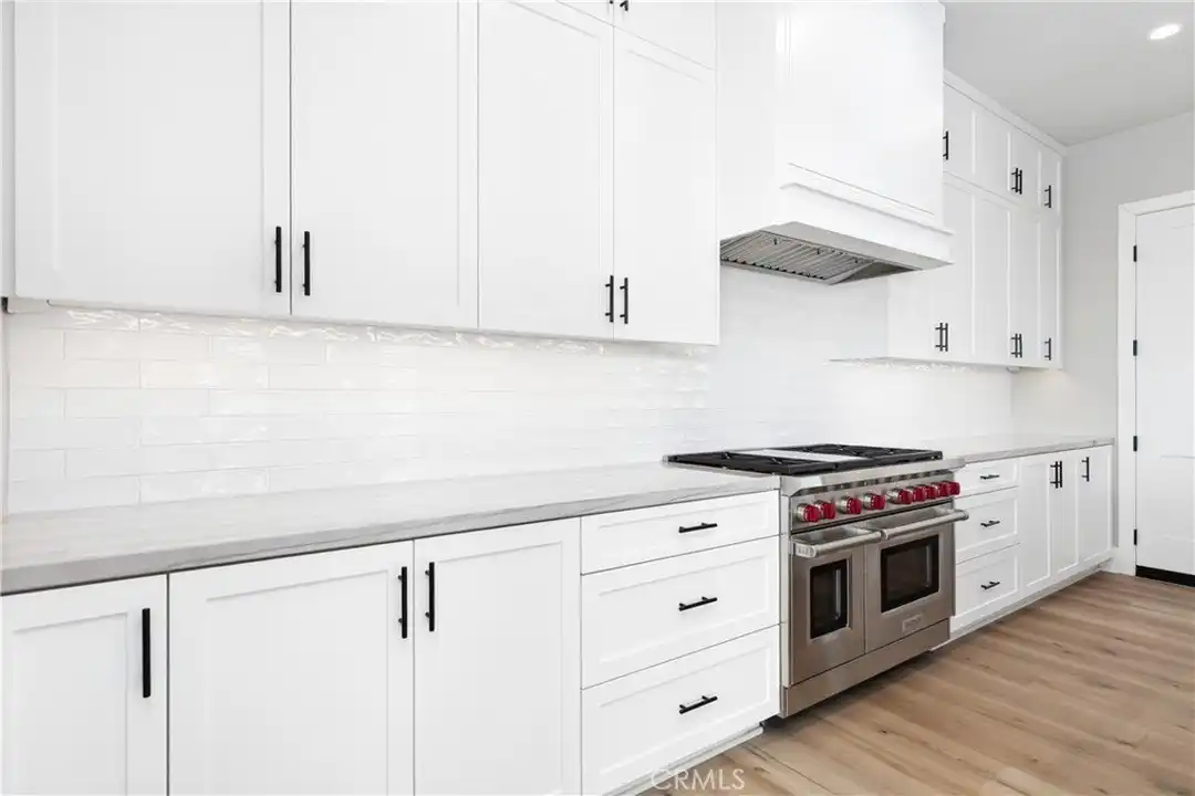 127 Oakstone - More
