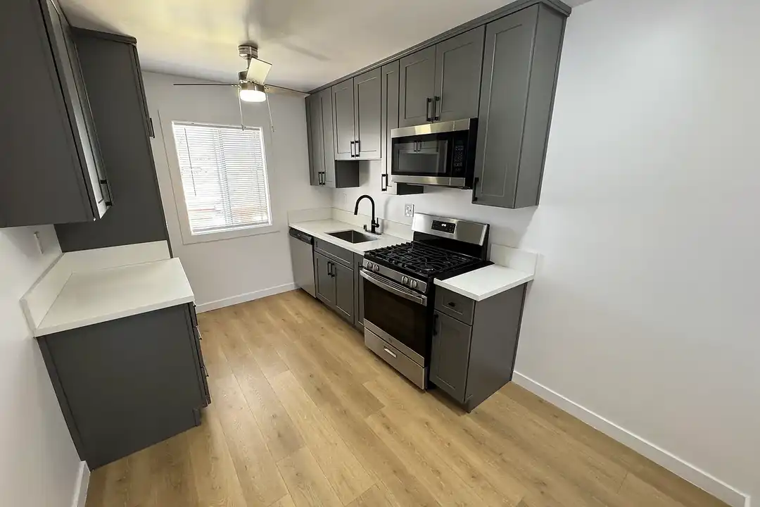1165 N Normandie Ave - View 4
