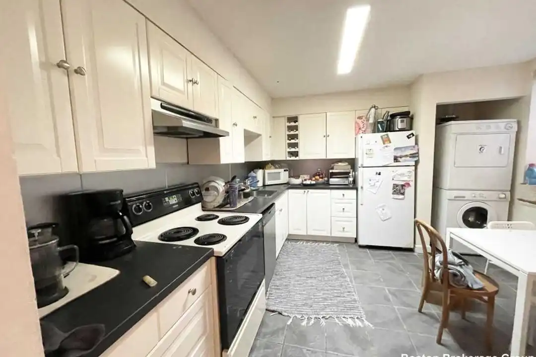 83 Gainsborough St – photo 1