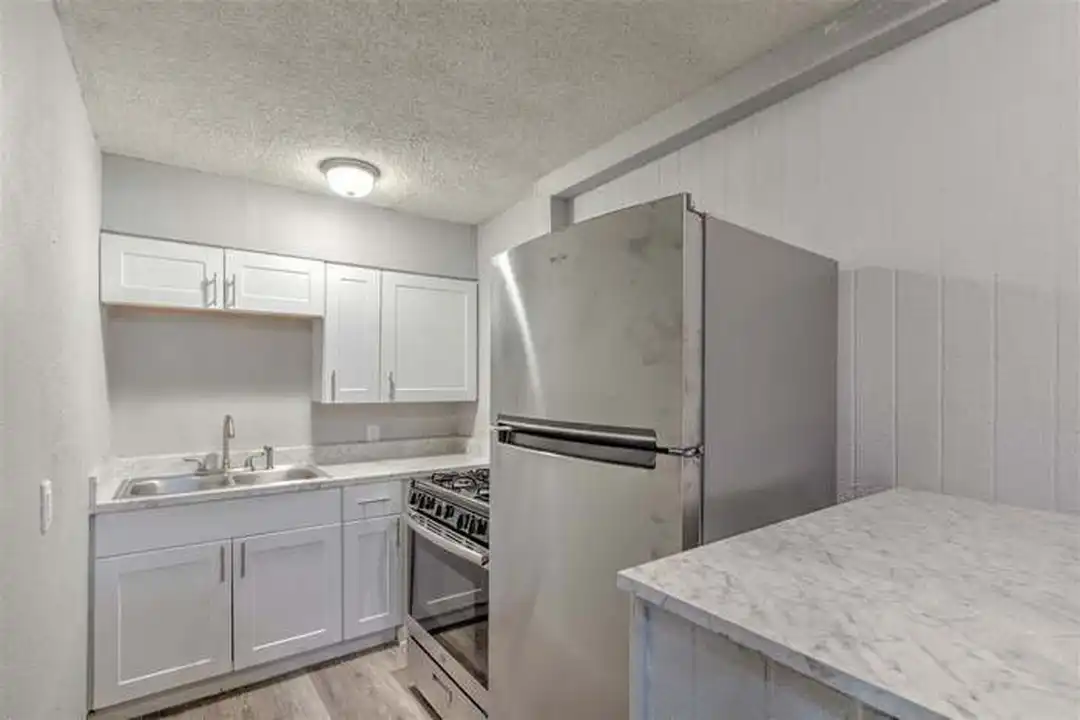 1433 Court Ave - Widok 4
