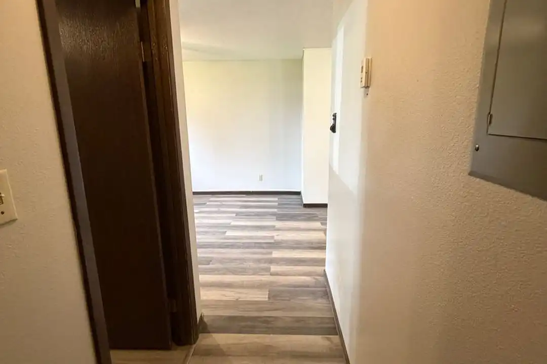 Apartment in Jamestown - View 2