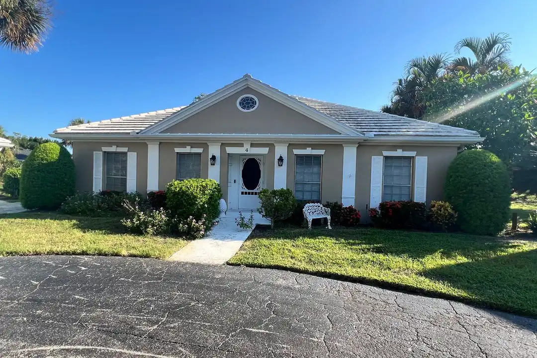 4 Antigua Cir unit # 6 – photo 1