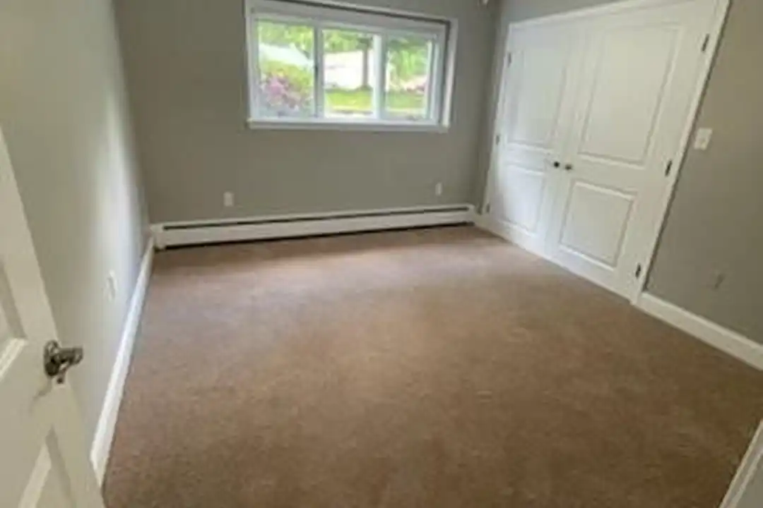 1371 Mendon Rd #30 - More