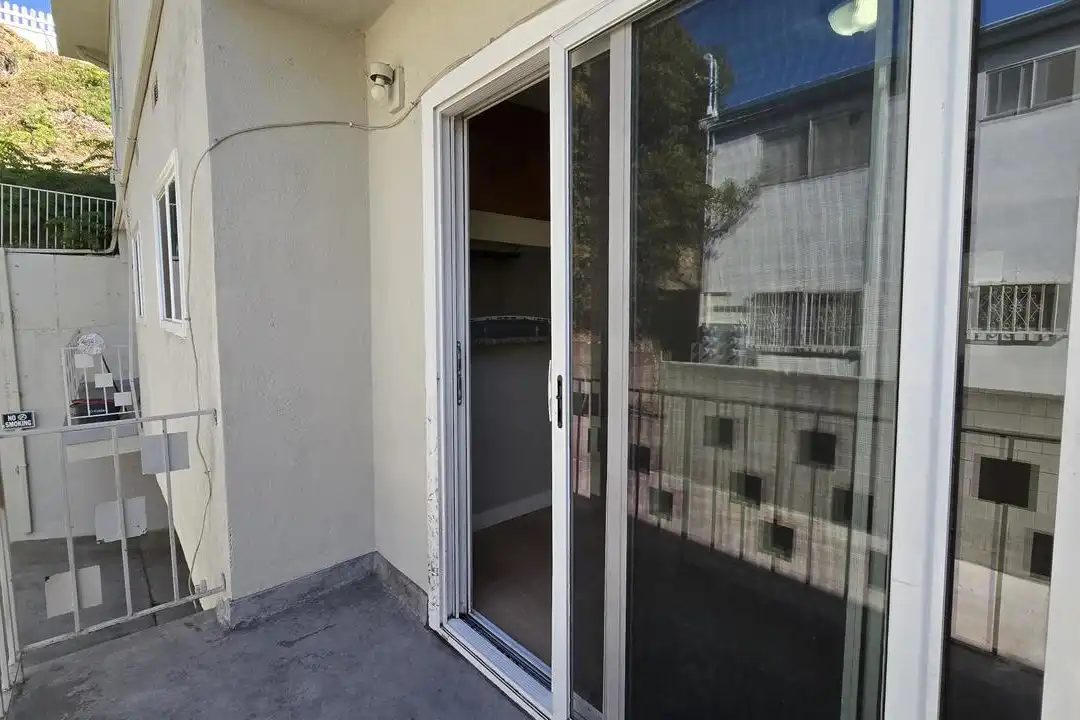 1541 College View Dr - View 5