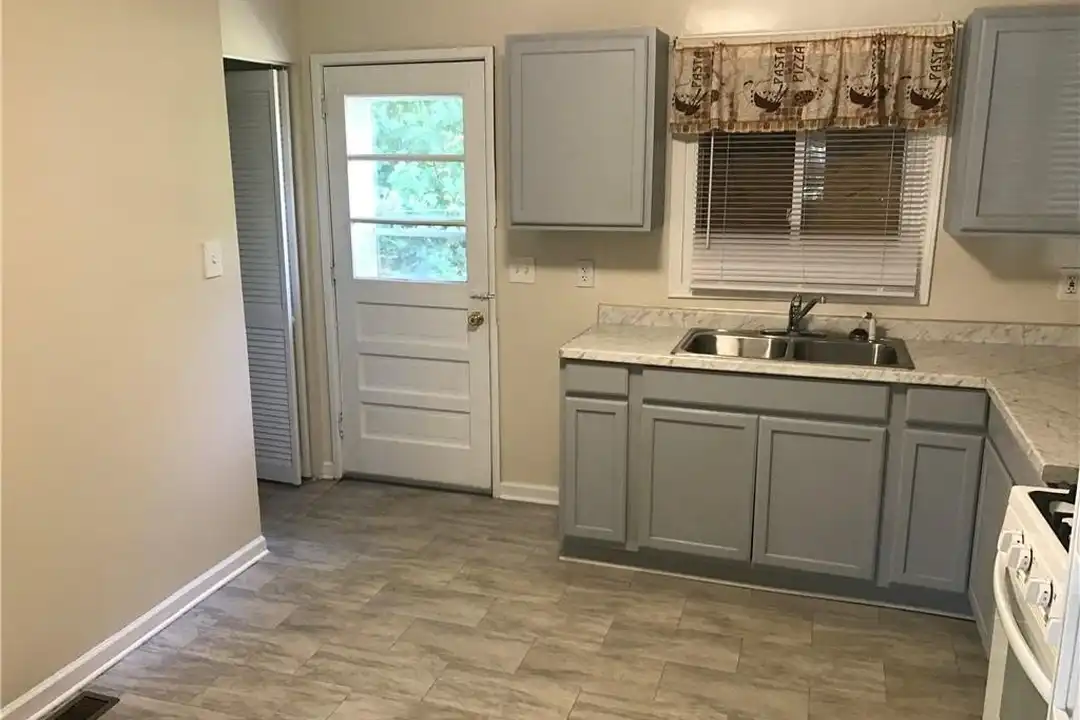 89 Jordan Dr - View 2