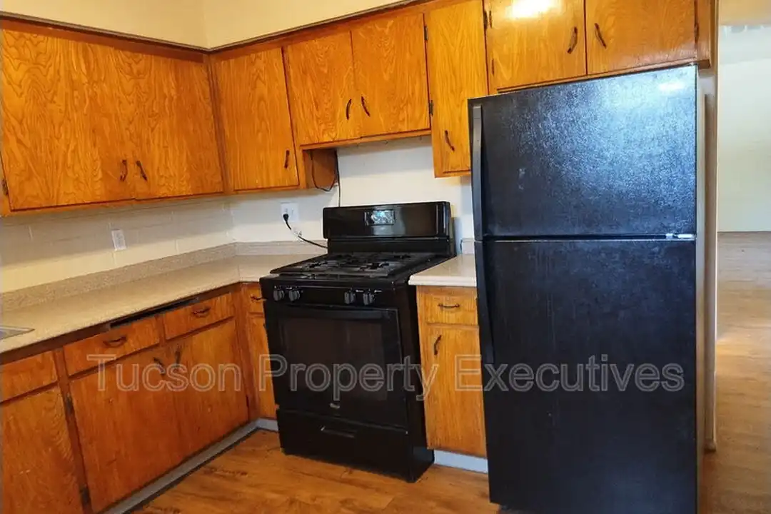 8934 S Nogales Hwy – photo 1