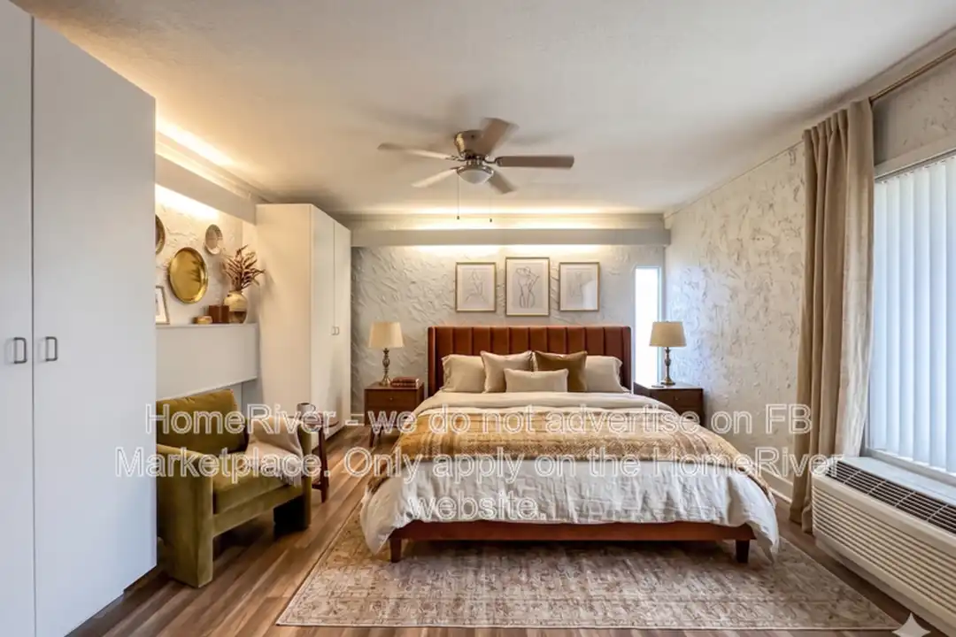 2115 W Ivy St – pohled 3