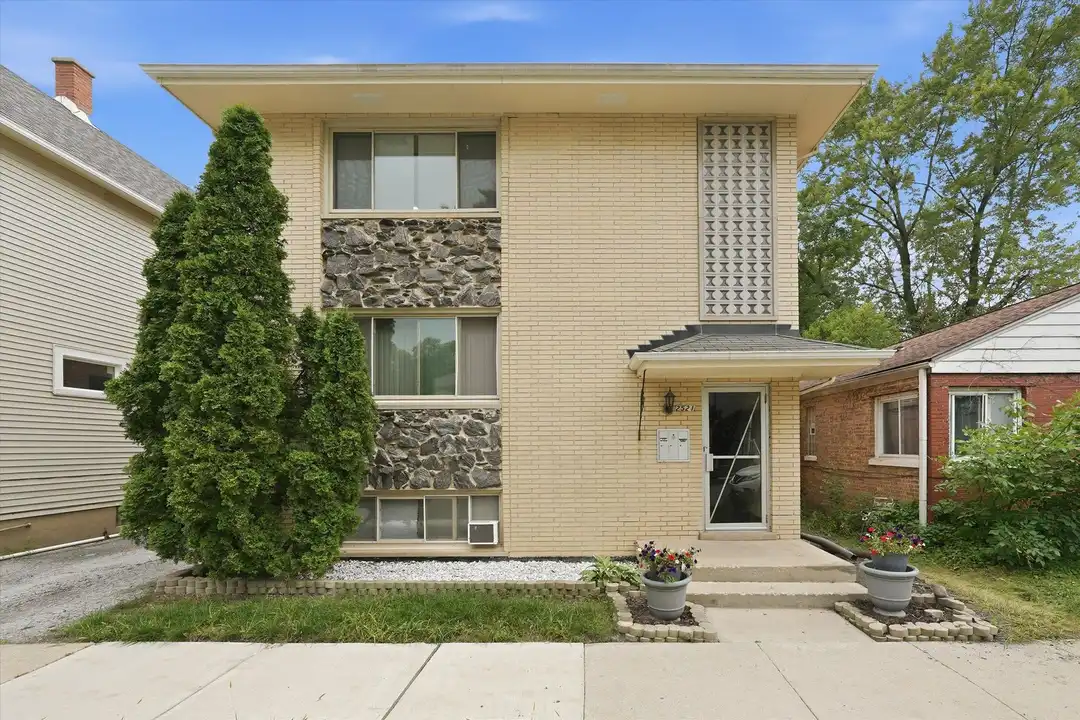 2521 Lewis St unit 2521 Lewis St. – photo 1 of 17