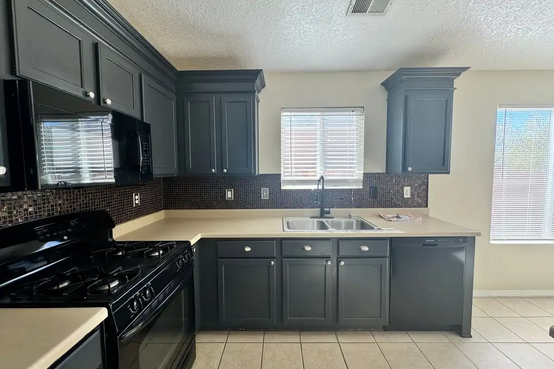 511 Blue Sage Ave SW - More