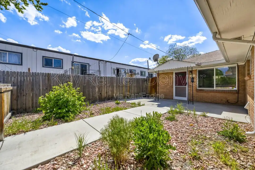 847 Tennyson St - View 2
