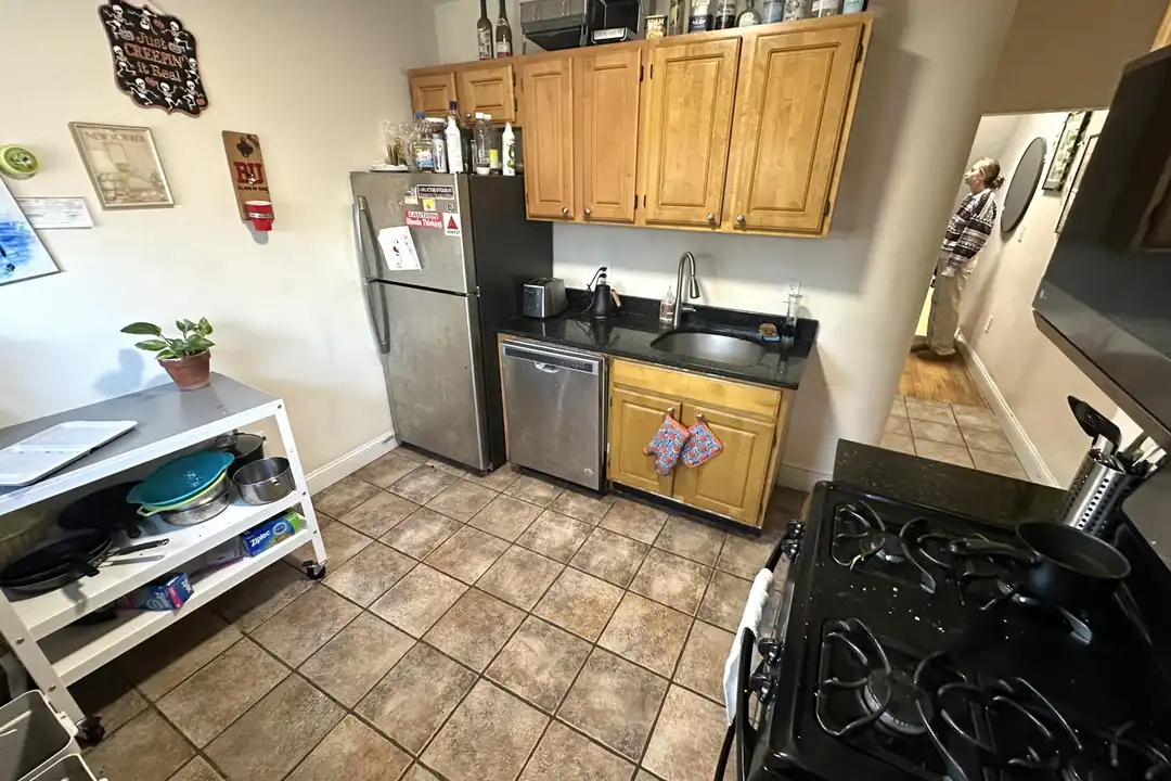 21 Pratt St unit 2 - View 2