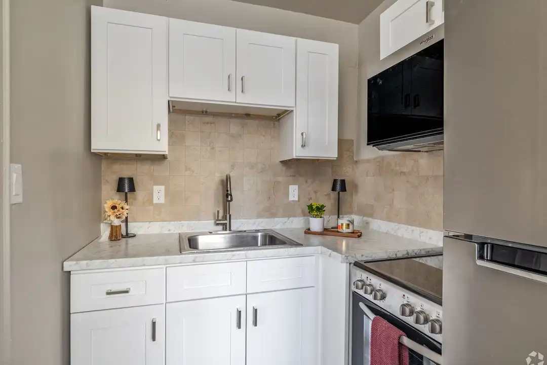 1312 Cleveland Ave NW unit Unit 6 – photo 1