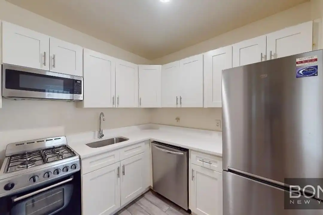 321 W 105th St unit 1B - View 2