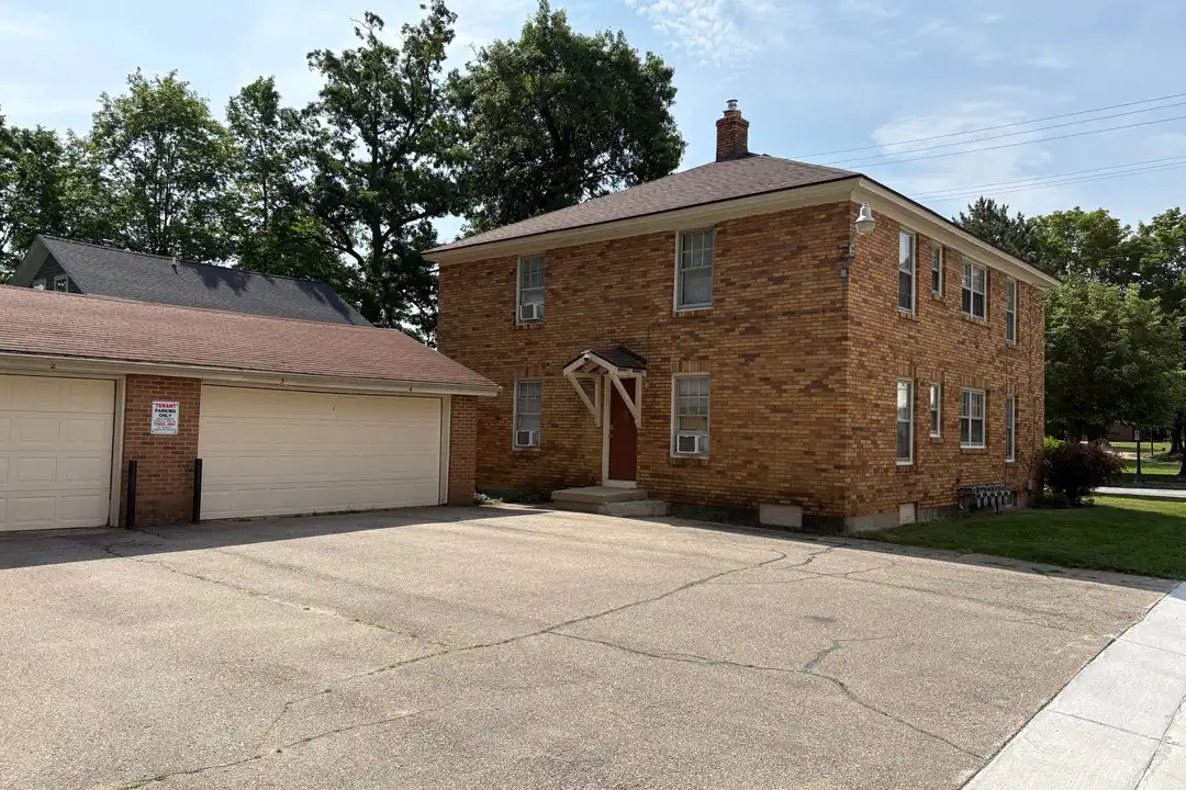 425 Lyon St NE unit 4 - View 2