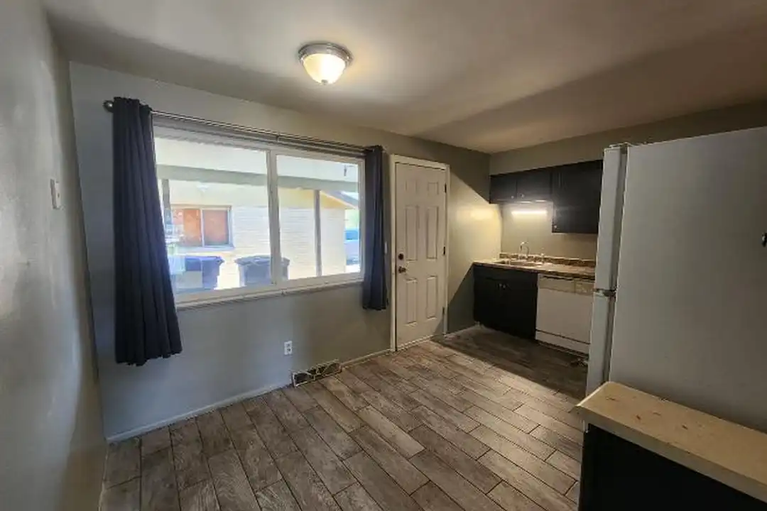 721 Fraser St - View 5