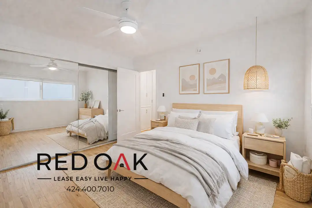 120 S Oxford Ave - View 3