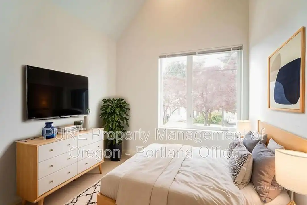 6786 N McKenna Ave - View 4