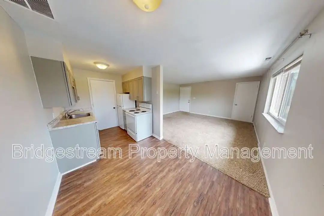 92 W Franklin St unit 5 – photo 1