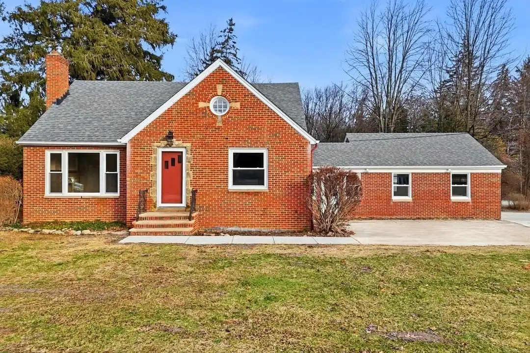 6119 E Sprague Rd – photo 1 of 45