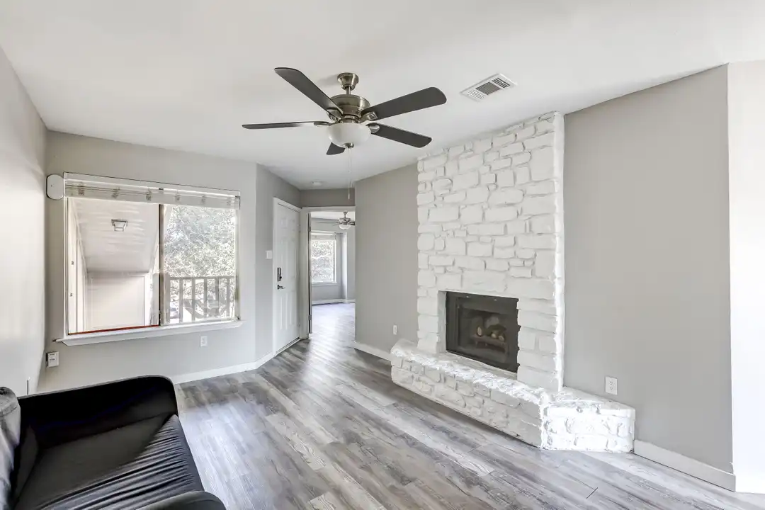 House in Austin - More