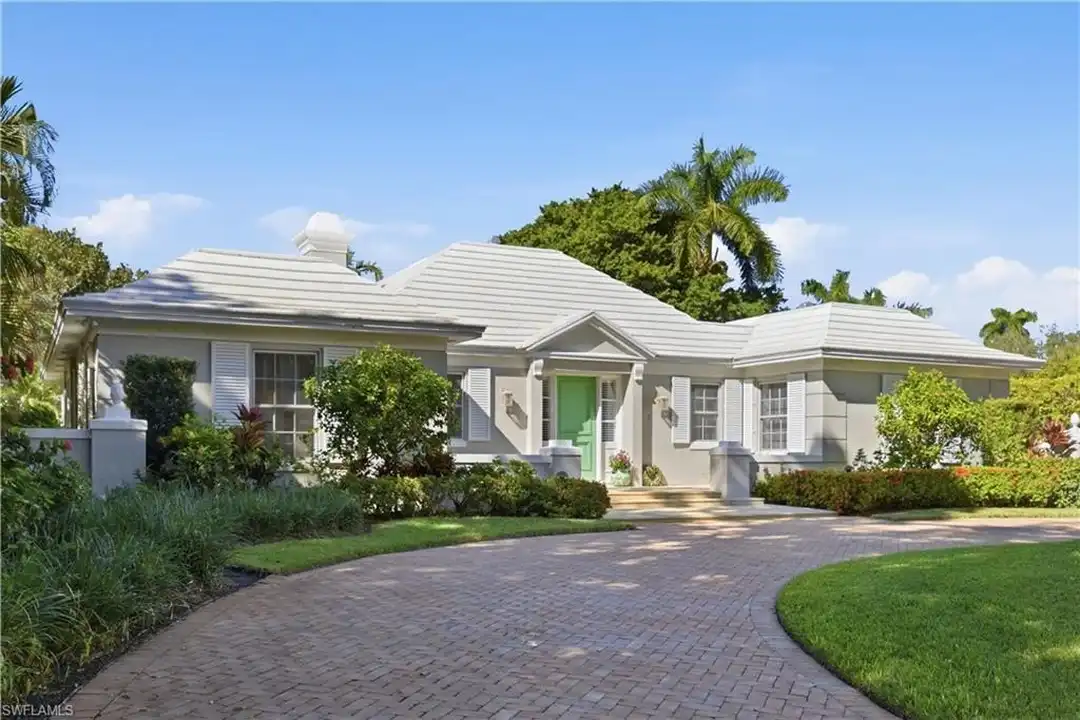2700 Lantern Ln - View 2