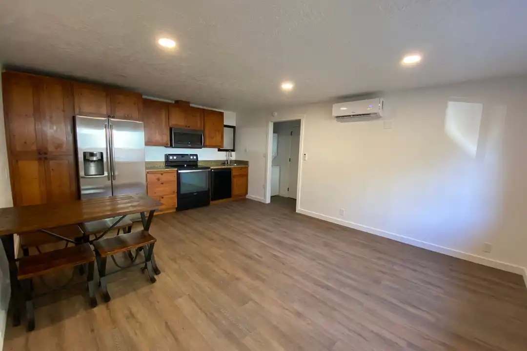 Apartment in Eugene - View 5