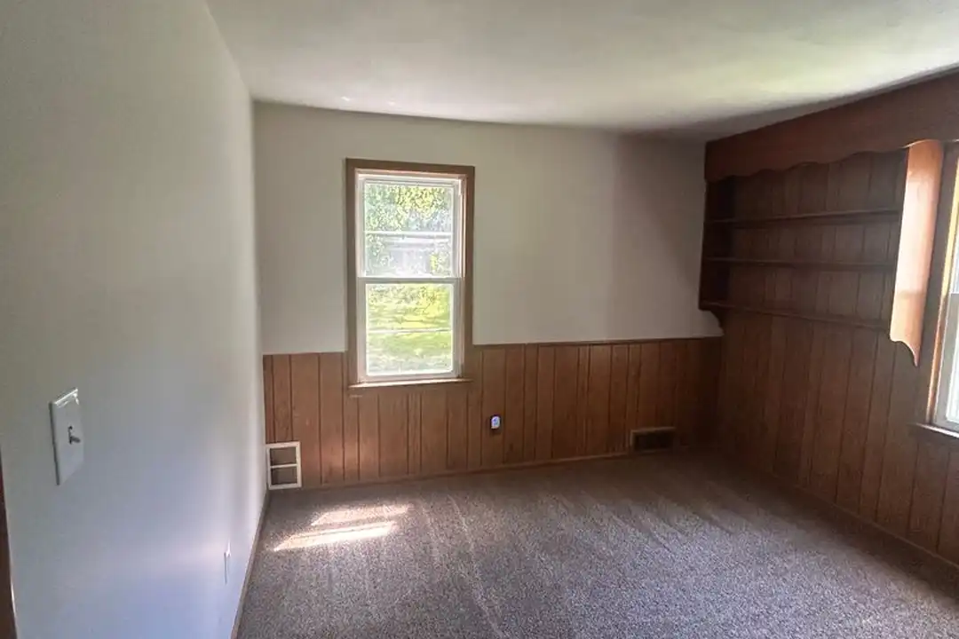 4609 Standish Dr - View 2