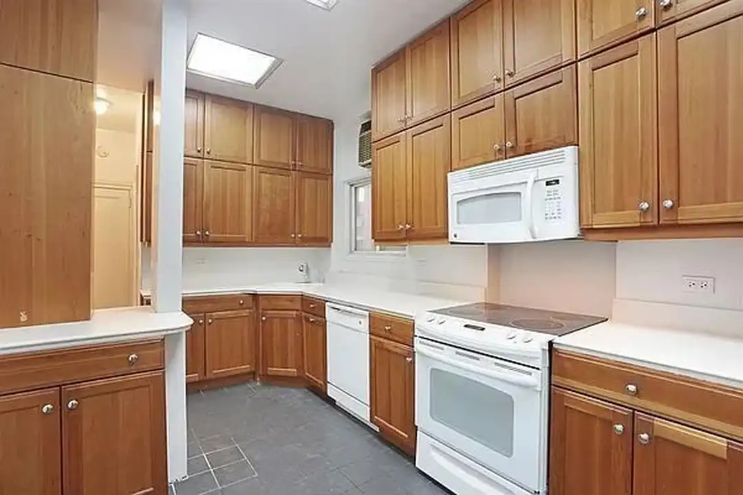 525 West End Ave unit 6B – pohled 3