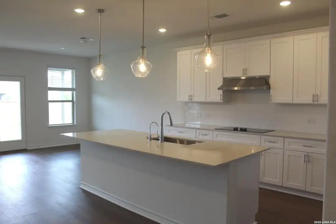426 Nightingale Ave - View 4