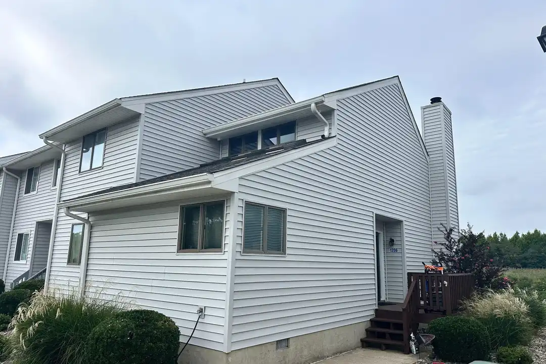 1206 Marion Quimby Dr – photo 1 of 3
