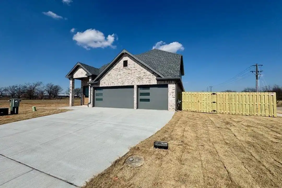 1700 Jensen Ave - View 3