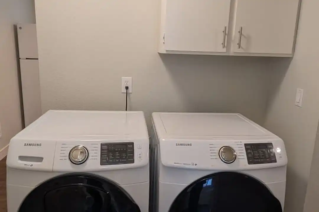 613 NW 9th Ave unit 613 - View 5