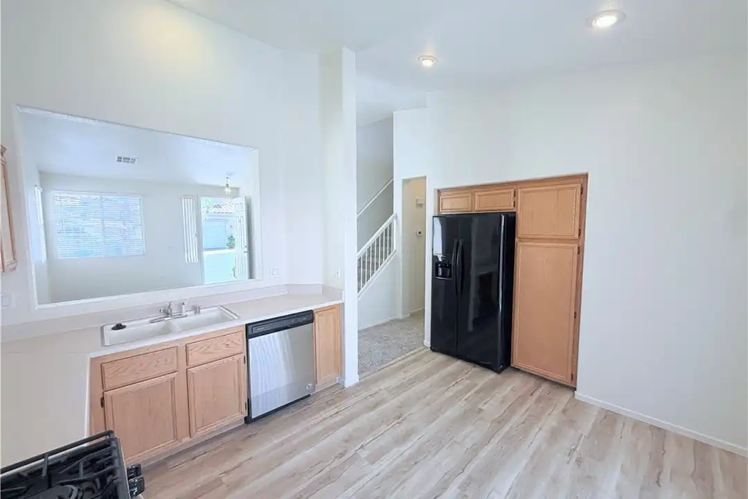 10404 Sloping Hill Ave - View 6