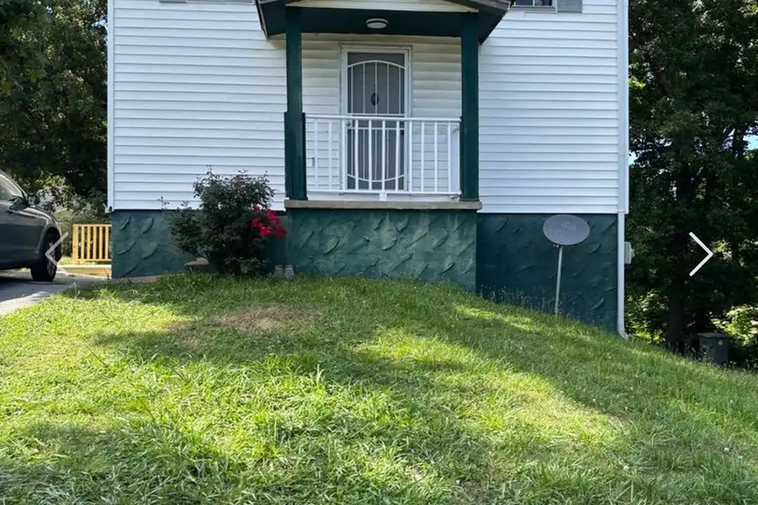 935 East Ave – photo 1
