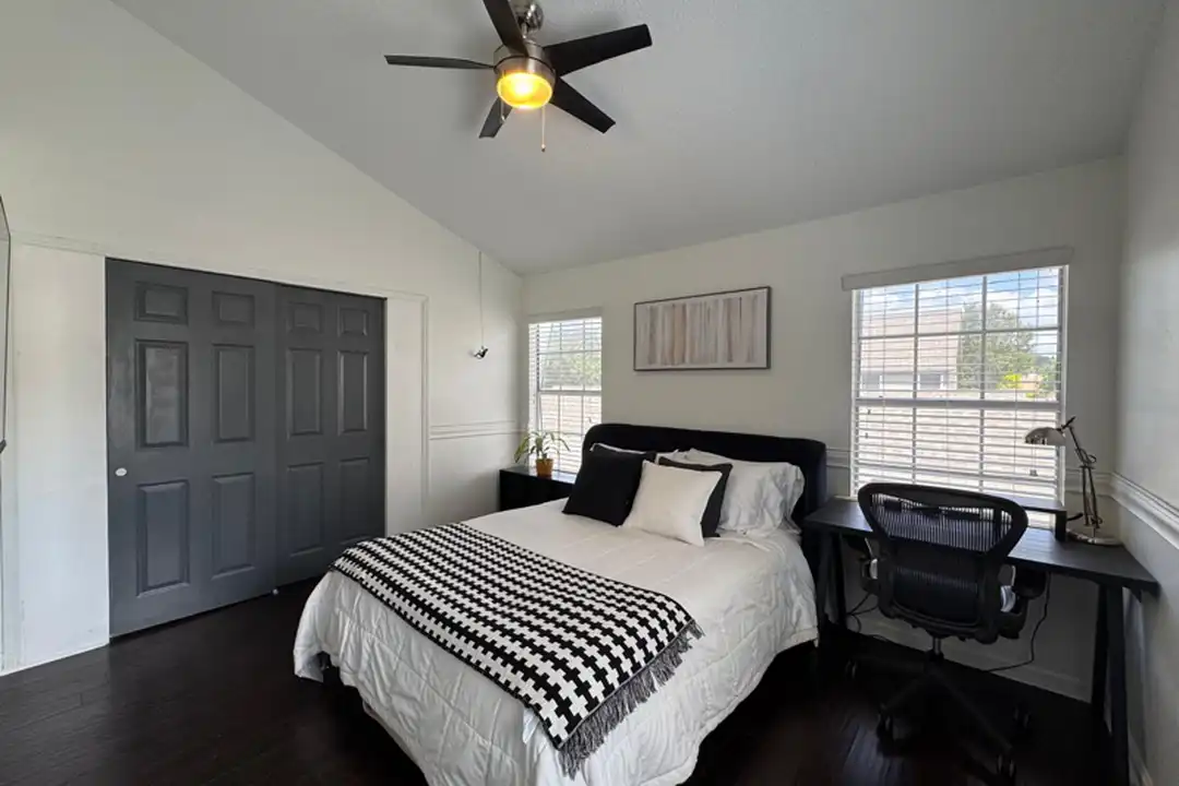 Apartment in San Antonio, Bexar - View 3