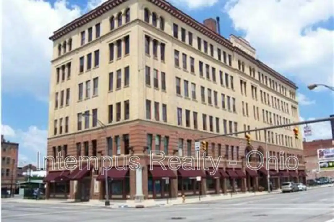 150 E Main St unit 611 – photo 1