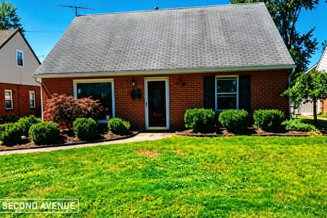 4662 W 158th St – photo 1
