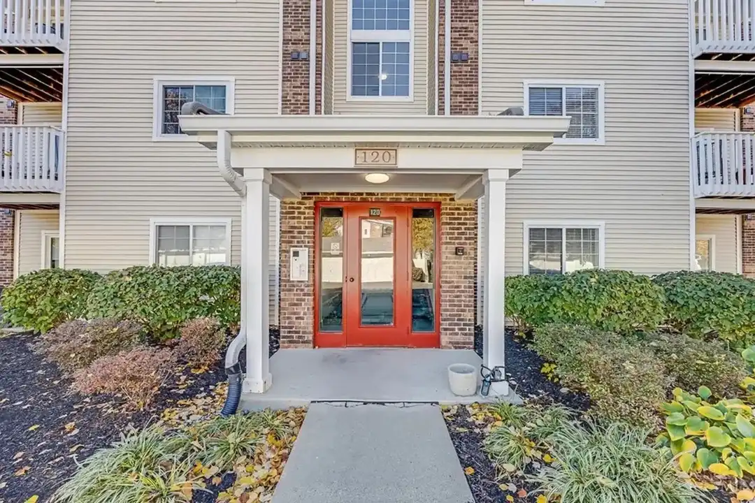 120 Carrington Ln unit # 208 – photo 1