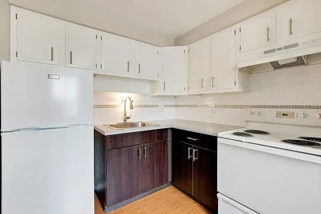 Topaz Apartments - View 3
