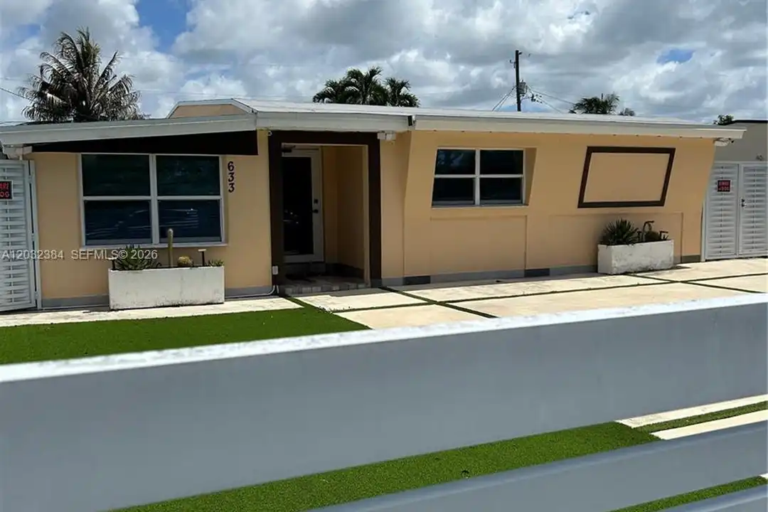 633 E 22nd St - View 2