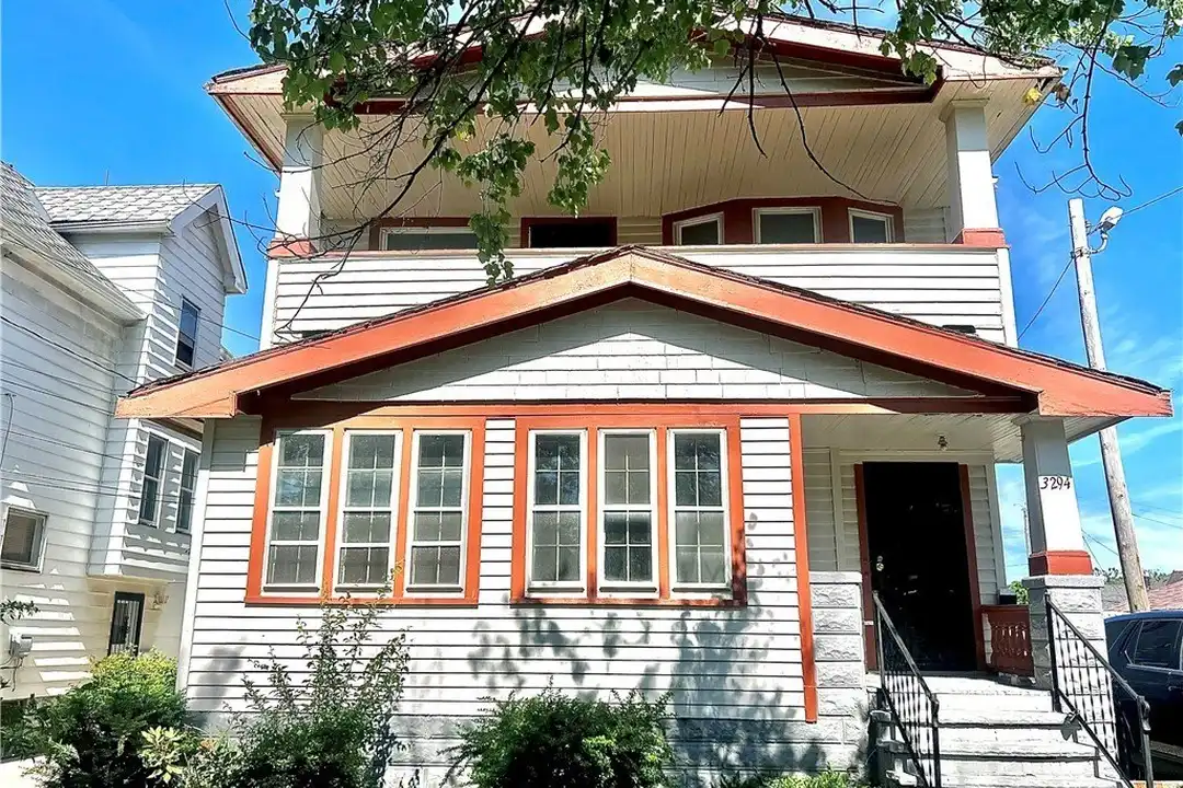 3294 E 105th St #UP – photo 1