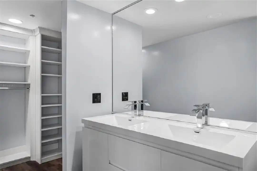 7550 Hinson St - View 3