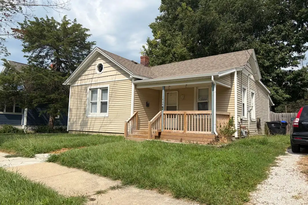 1404 S Center St – photo 1