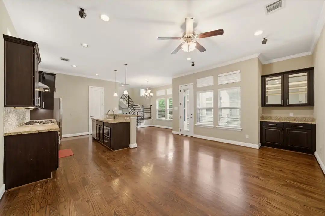 1113 W 18th St unit A - View 5