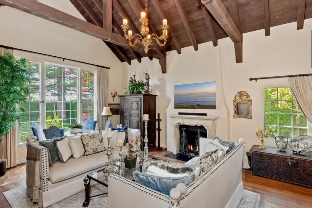 1915 Santa Barbara St - View 2