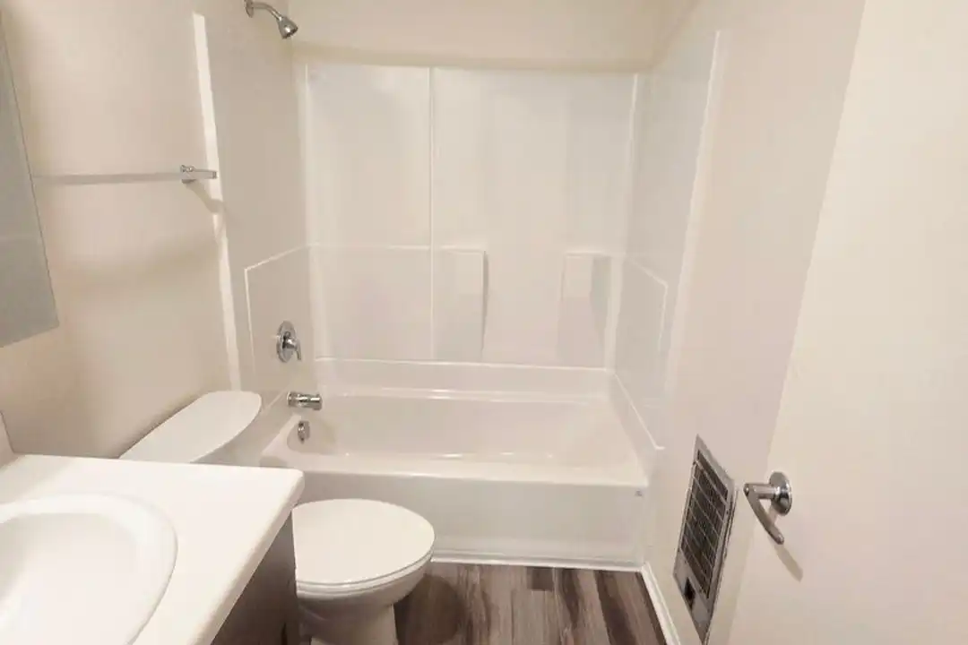 14992 SE Division St unit 3 Bedroom - View 3