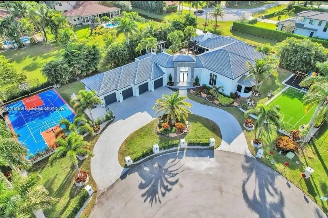 House in Plantation - View 2